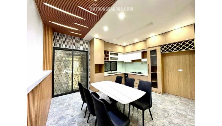 Bán nhà 3 tầng đường Phùng Chí Kiên - Sát Kinh Dương Vương